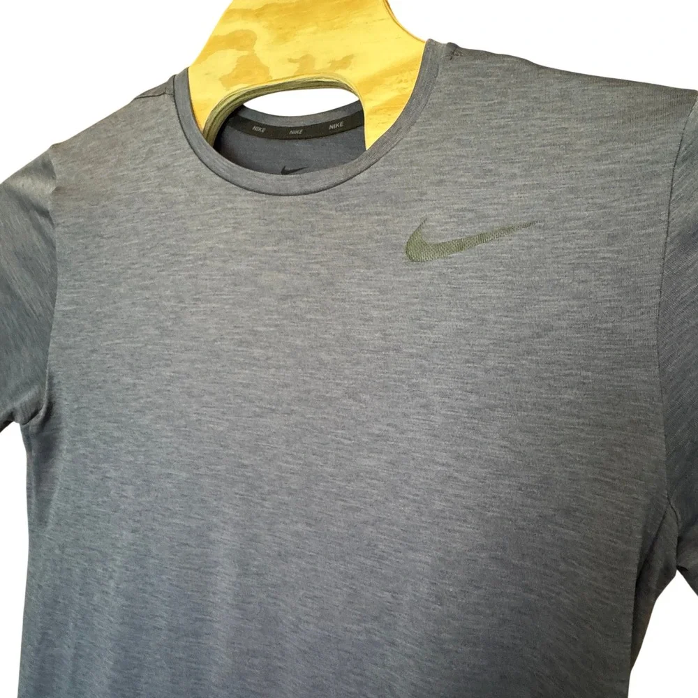 Nike Dri-FIT T-Shirt Mens M Short Sleeve Performance Athleisure Athletic Casual